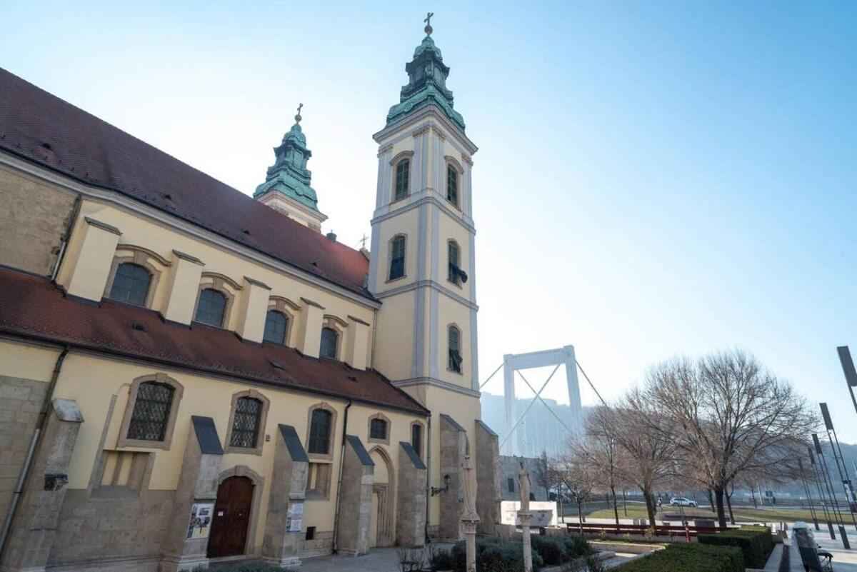 Convenient Apartment In The Heart Of Downtown, Budapest